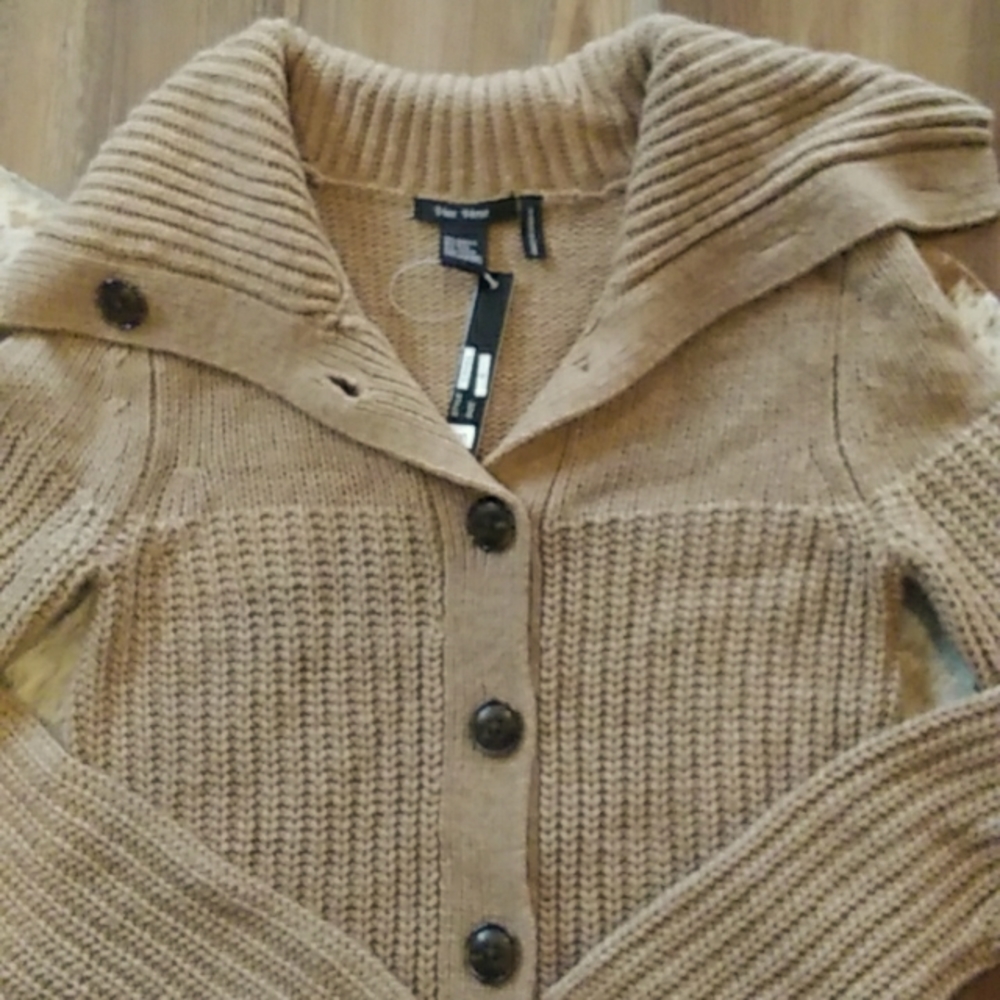 NWT VICE VERSA ADORABLE LONG, FRONT POCKET SWEATER IN CAMEL COLOR. SZ S - Picture 2 of 6